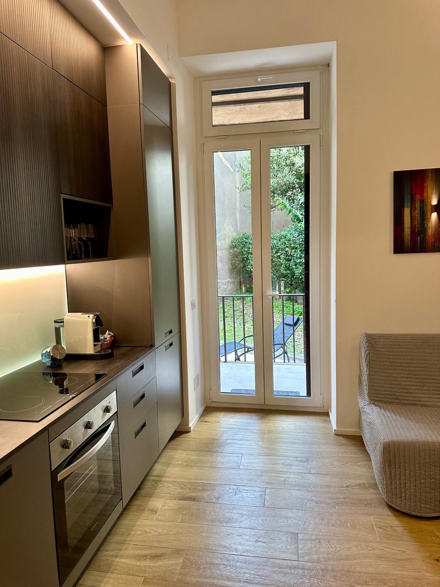 Lr Deluxe Apartments - Porta Venezia - Bilocale Con Giardino Privato Mediolan Zewnętrze zdjęcie
