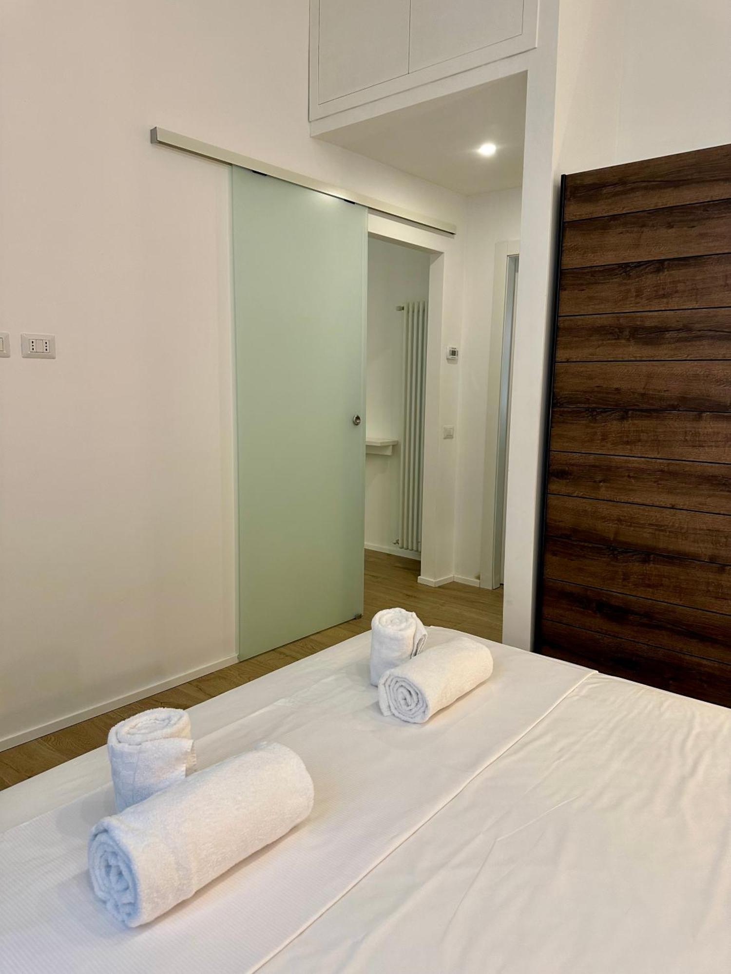 Lr Deluxe Apartments - Porta Venezia - Bilocale Con Giardino Privato Mediolan Zewnętrze zdjęcie