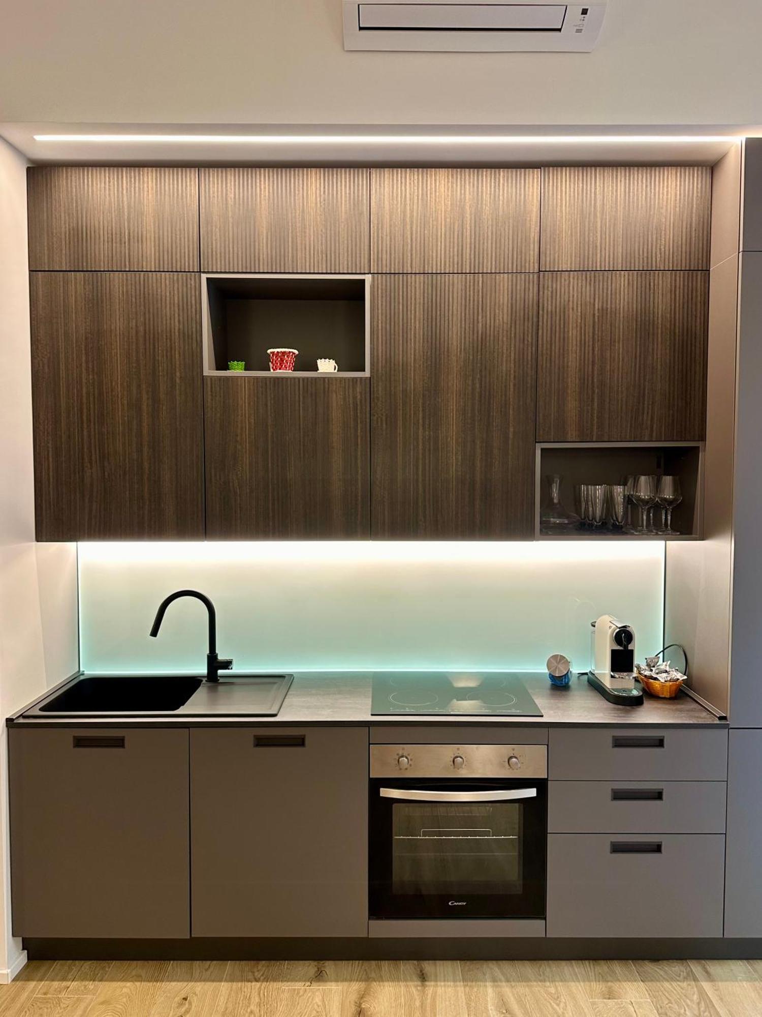 Lr Deluxe Apartments - Porta Venezia - Bilocale Con Giardino Privato Mediolan Zewnętrze zdjęcie